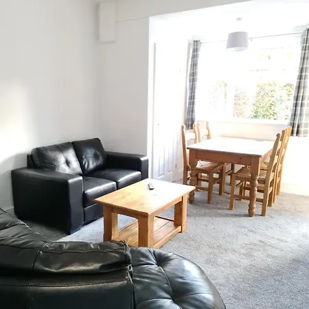 Guest house Eastgate Road