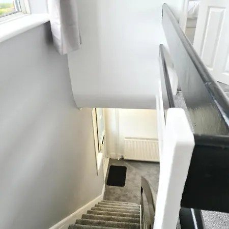 Guest house Eastgate Road 4*